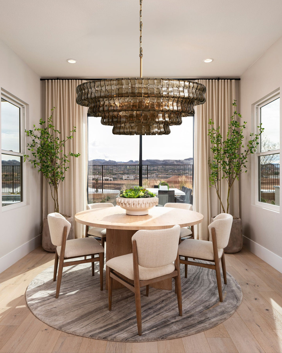 Skolva Modern Chandelier for Dining Room, Round Curved Glass, Brass or Matte Black Finish