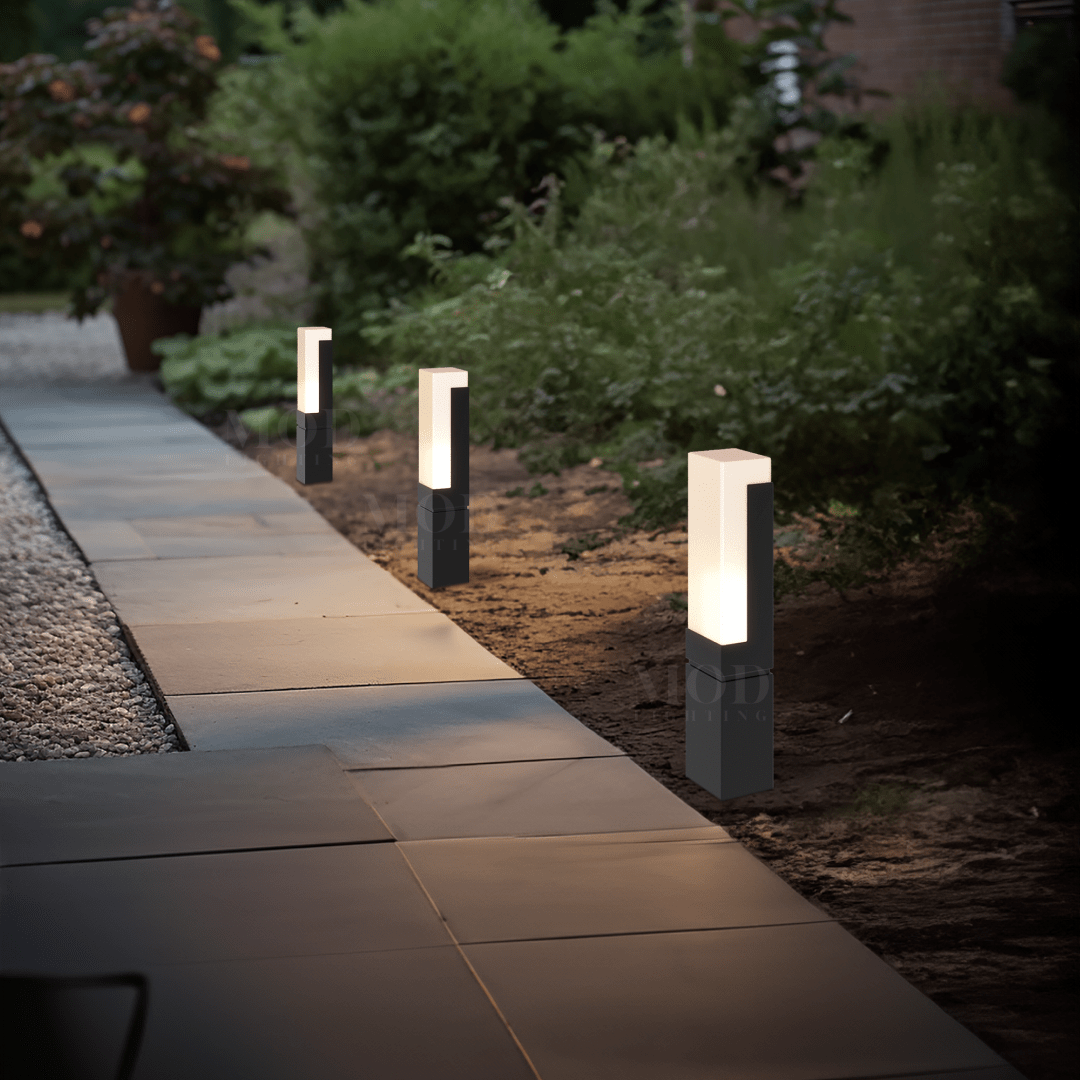 Glade Modern Outdoor Path Light, Aluminum, IP65, Dimmable