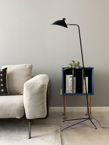 Arm Spider floor lamp side view showing angular arm