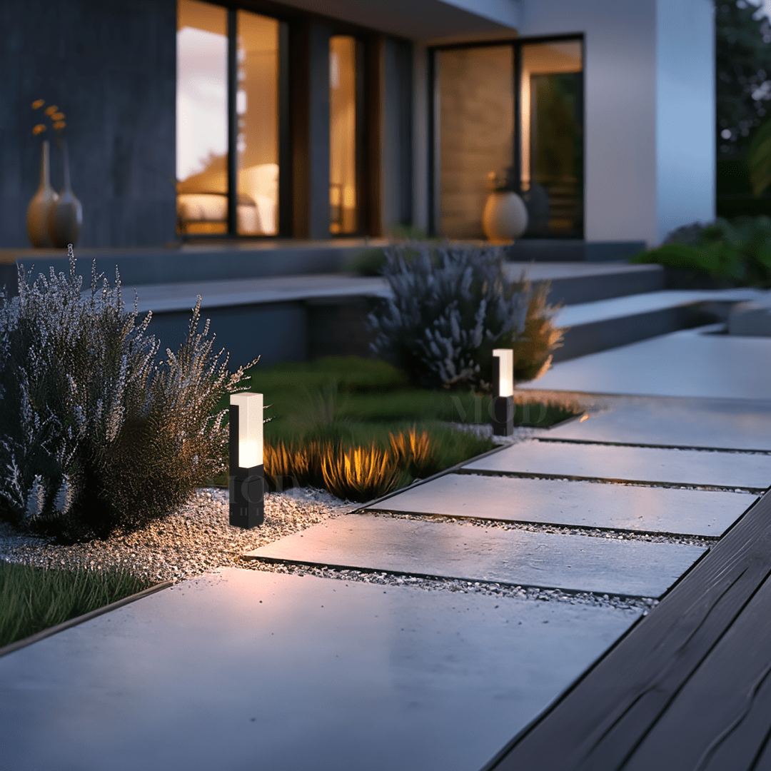 Glade Modern Outdoor Path Light, Aluminum, IP65, Dimmable