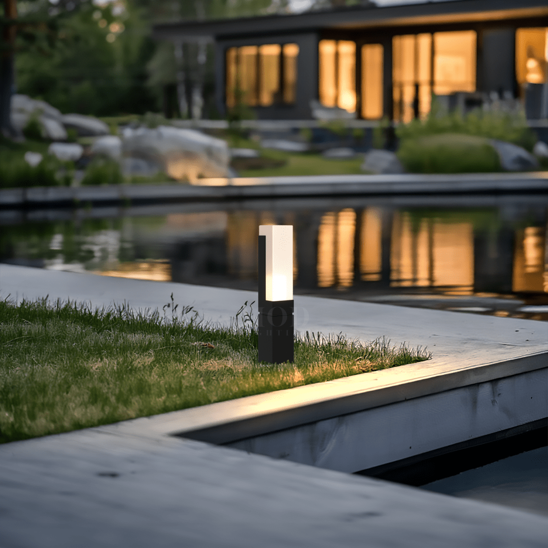 Glade Modern Outdoor Path Light, Aluminum, IP65, Dimmable