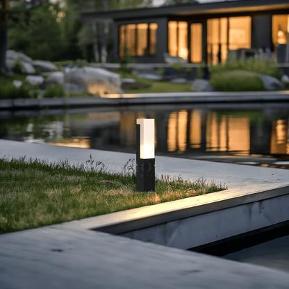 Glade Modern Outdoor Path Light, Aluminum, IP65, Dimmable