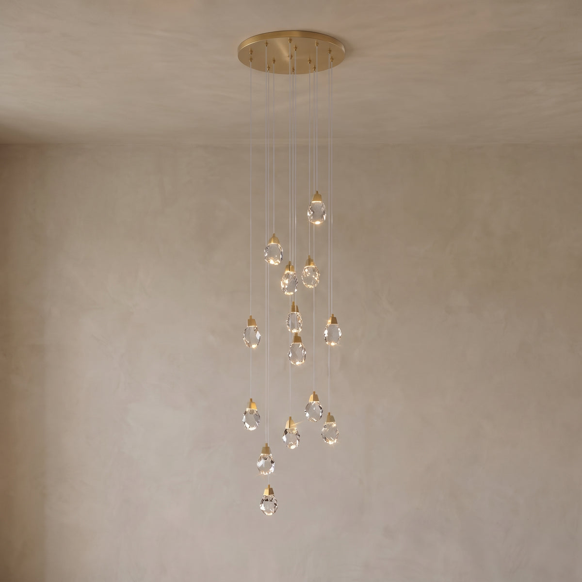 Alaric crystal chandelier with 14 stones, close-up
