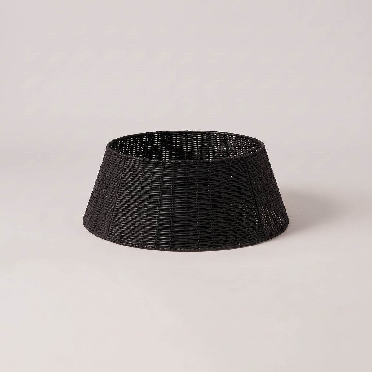 Black woven calabash grass tree collar, studio photo