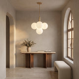 Solenne Pendant 5-light cluster in an elegant entry hall