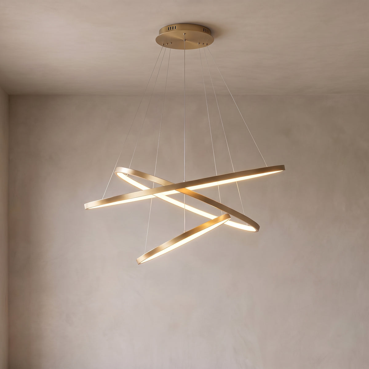 Ivette ring chandelier close-up in metallic gold with 3 rings